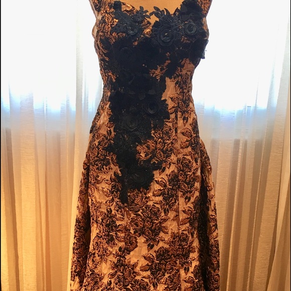 Madarari incredible evening gown, size M/L - Picture 4 of 12